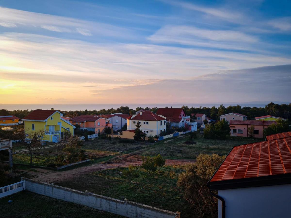 Villa Mena Vir Luaran gambar