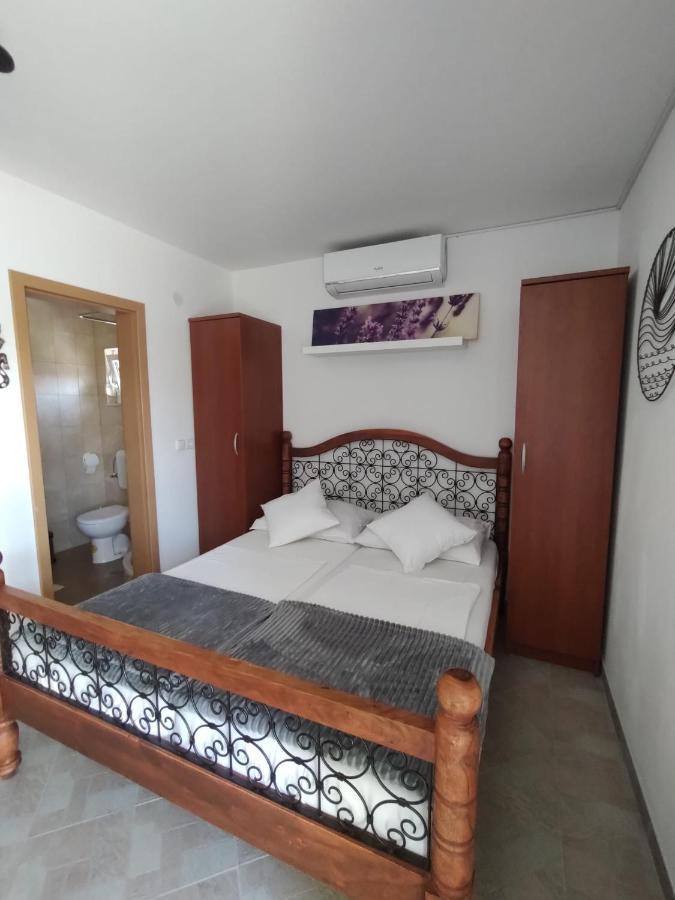 Villa Mena Vir Luaran gambar